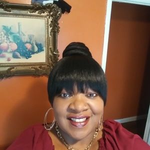 Meet your Posher, Joyce